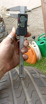prodám 1 kus letní pneu Pirely 225/45R17-012 - 4