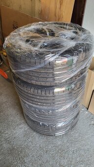 Nokian 215/50 R17 Powerproof 95W XL najeto 1000km - 4