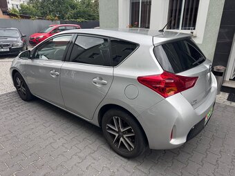 Toyota Auris 1,6 VVTi, 74tis.km, serviska, 2x kola - 4