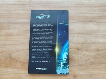 Julie Nováková - 700 exabytů nesmrtelnosti, sci-fi román - 4