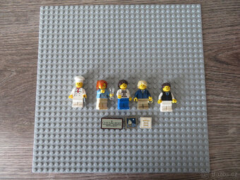 LEGO 10243 Parisian Restaurant - 4