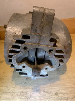 Polomotor Jawa Pionyr 550/555 - 4