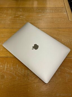 APPLE MACBOOK AIR 2019 13” i5/8/256GB - SILVER - 4