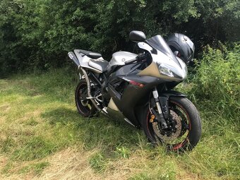 Yamaha yzf R1 - 4