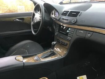 MERCEDES E W211,R.V.2008,NÁHRADNÍ DÍLY - 4