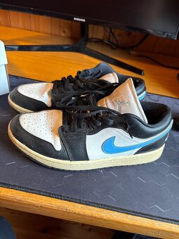 Prodej bot AIR Jordan 1 Low - 4