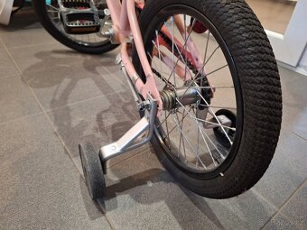 Dívčí kolo ZÁNOVNÍ - 4