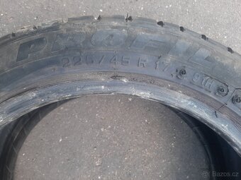225/45R17 - 4