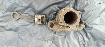 Válec s pístem na předválečné moto - 4