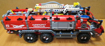 LEGO 42068 Letištní záchranné vozidlo - 4