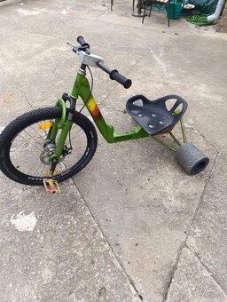 Driftovací tříkolka Custom - 4