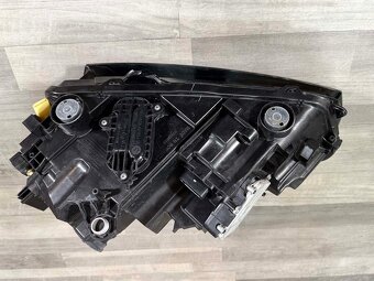 ŠKODA SCALA - 19-23 - světlo PP LED - 957941016A - 4