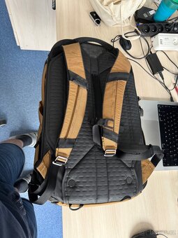 Batoh Peak Design travel backpack 45l coyote - 4