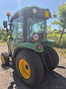 John Deere 3320 - 4