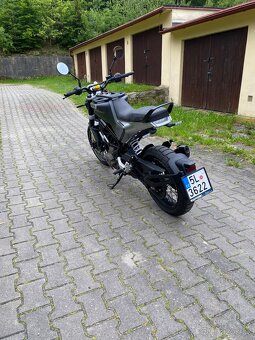 Husqvarna Svartpilen 401 - 4