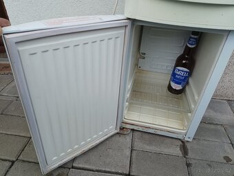 Lednice s výdejníkem vody - 4