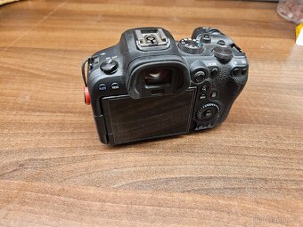Canon EOS R6 - 4