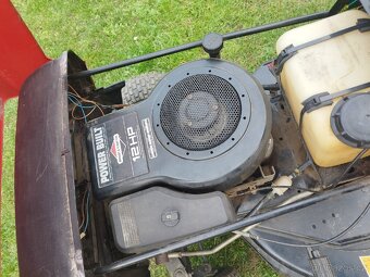 Zahradní traktor MTD 115 - 4