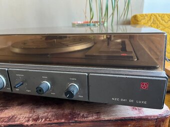 retro vintage Gramofon Tesla NZC 041 DE LUXE - 4