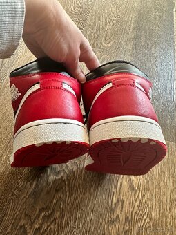 Kotníčkové tenisky Nike Sneakers Air Jordan 1 Mid - 4