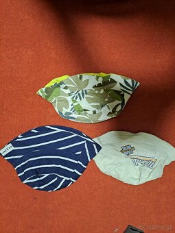 Chlapecké čepice, rukavice, punčocháče a bačkory. - 4