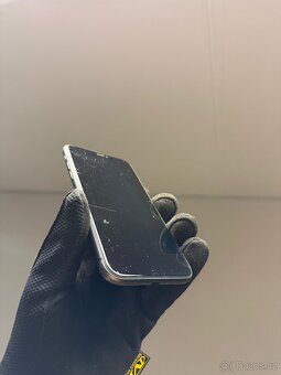 iPhone 11 64GB černý - 4