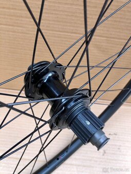 Kola GIANT XCT 29" Boost pro SH Microspline 12s, Tubeless - 4
