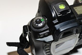 Nikon D70 + příslušenství - 4