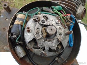 motor Triumph- německý - 4