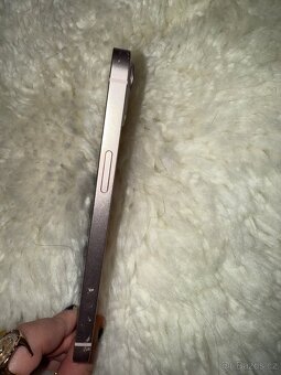 iPhone 13 128GB růžový - 4