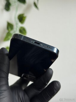 iPhone 13 mini 128GB černý - 100% baterie - 4