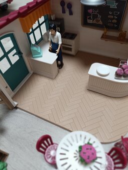 Schleich 42592 Kavárna pro jezdce - 4