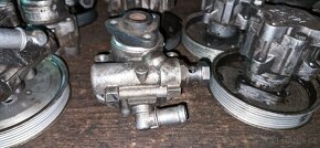 Servo cerpadlo Audi A4 8E 8e0145155t - 4