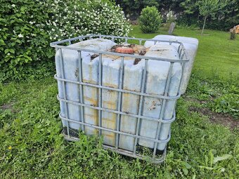 IBC nádrže 1000l 3 kusy - 4