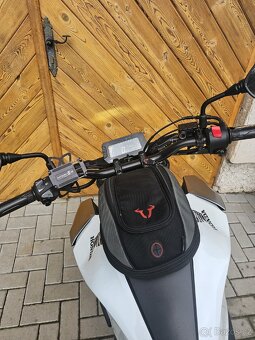 Honda CB 125 R Neo Sport Cafe - 4