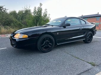 Ford Mustang 3.8 V6 , manuál , klimatizace , slušný stav - 4