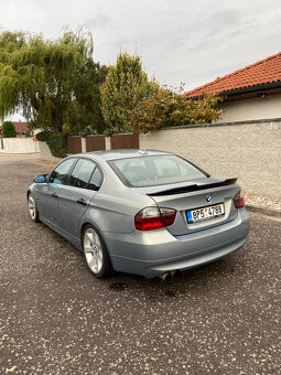 Bmw e90 330i - 4