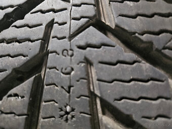 235/65R16C 115/113R Snowproof C NOKIAN - 4