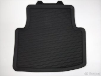 Gumové koberce Volkswagen Passat B8 (2014 - 2024) s fixací - 4