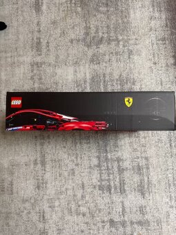 Lego Technic Ferrari - 4