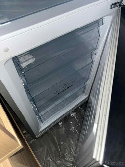 Kombinovaná chladnička Hisense, Model RB371N4EC2 - 4