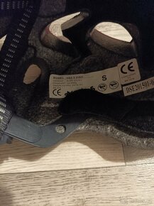 Pěkná dívčí cyklo helma, přilba - 4