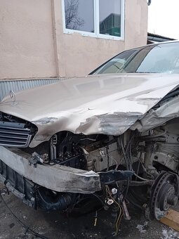 MERCEDES C220 120KW-DILY - 4