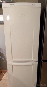 Lednice s mrazákem Electrolux výška 175cm, objem 336l - 4