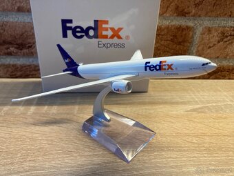 MODEL LETADLA - BOEING 777 - FEDEX. - 4