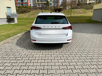 Skoda Octavia IV, 2.0TDi, Matrix svetla, kombi, odpočet DPH - 4