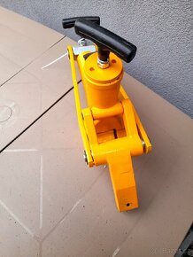 Hydraulický srážeč patek pneu včetně nožní pumpy - 4