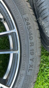 Peugeot 5x108 245/ 40 R17 - 4