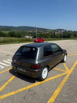 P:Renault Clio 1.8 16V - 4