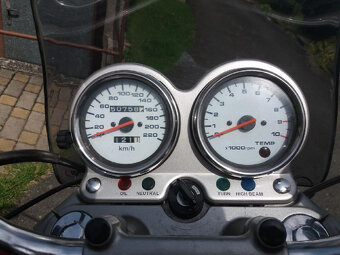 Suzuki 800 VX - 4